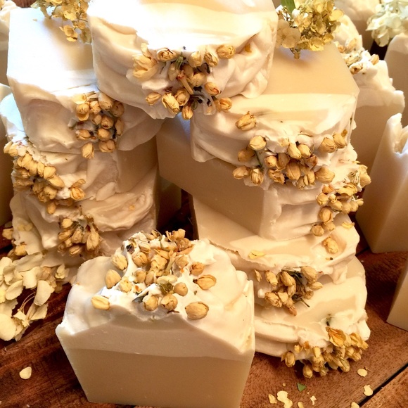 Vanilla cream fragrance handmade soap ( set of 5). - Picture 4 of 4